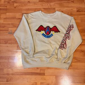 Aerosmith Men's Cream and Tan Sweatshirt size large
